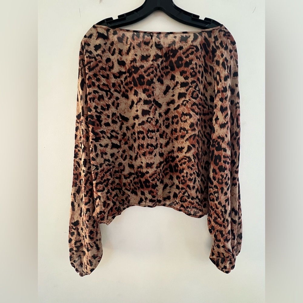 Rachel Zoe Animal print blouse Size 0 runs big